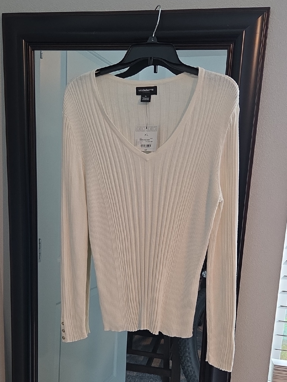 Liz Claiborne Ribbed V-Neck Long Sleeve Sweater